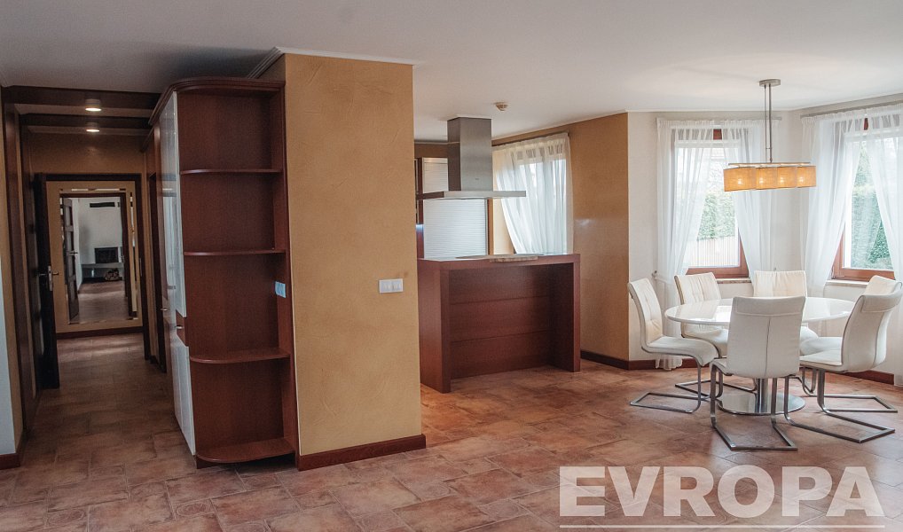 Prodej domu 226 m² s pozemkem 660 m², Pardubice – náhled fotky 17