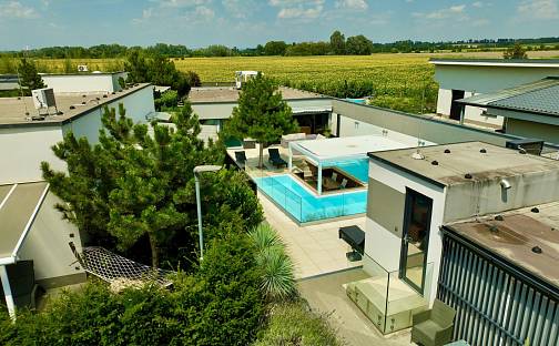 Prodej domu 365 m² s pozemkem 1 350 m², Ovčačky, Ladná, okres Břeclav