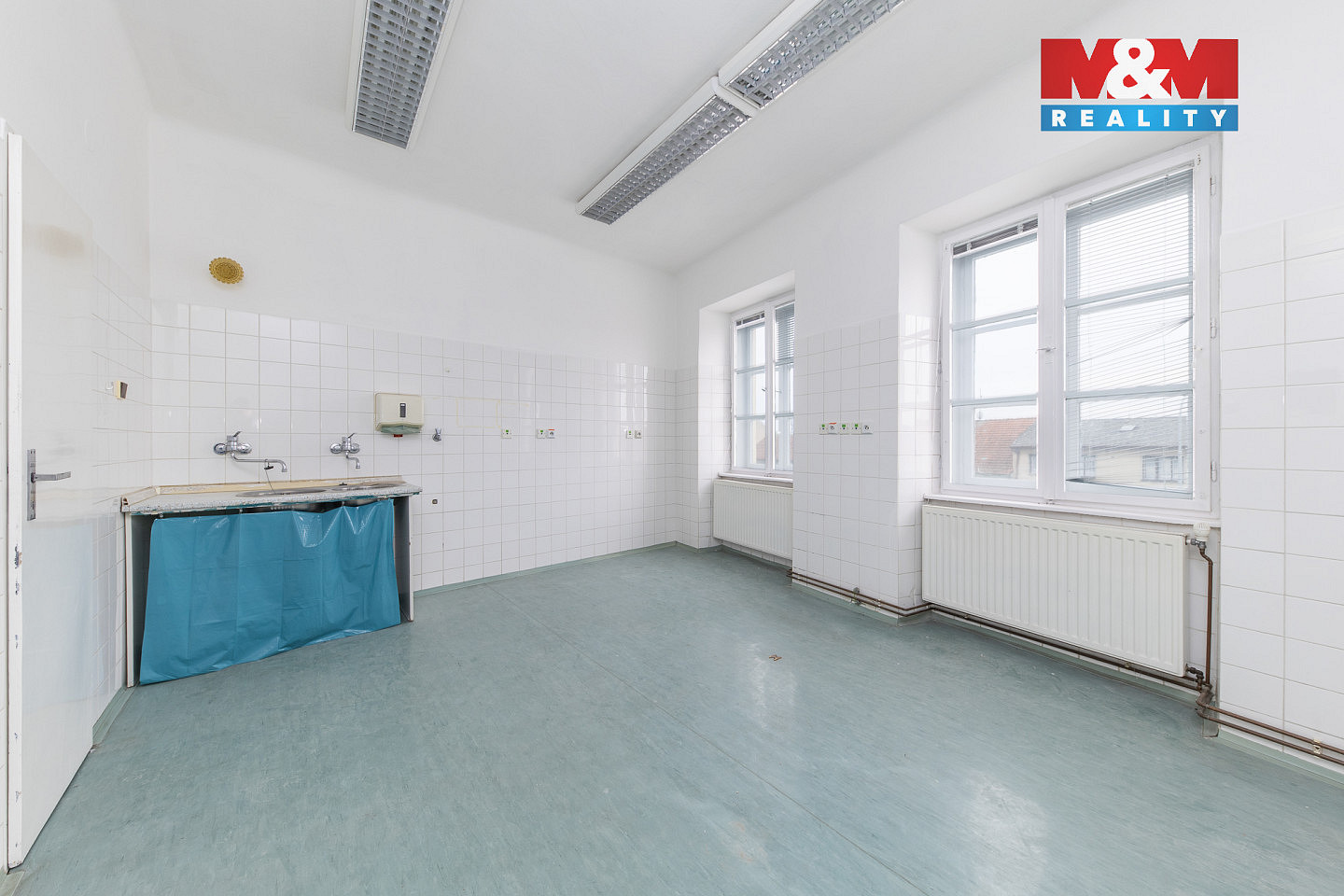 Pronájem obchodních prostor 71 m² — photo 2