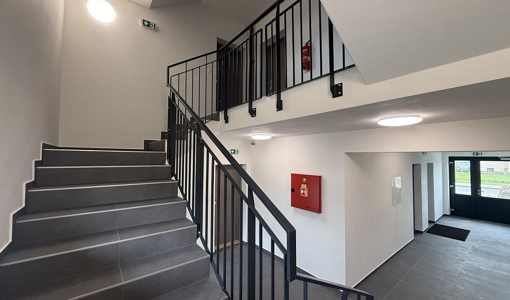 Pronájem bytu 1+kk 54 m², Úherce – náhled fotky 14