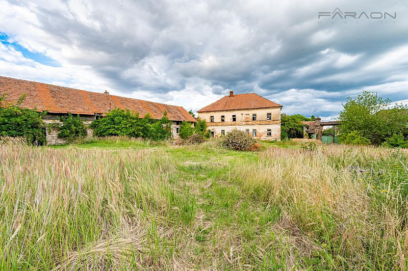 Prodej komerčního objektu (jiného typu) 3 061 m²