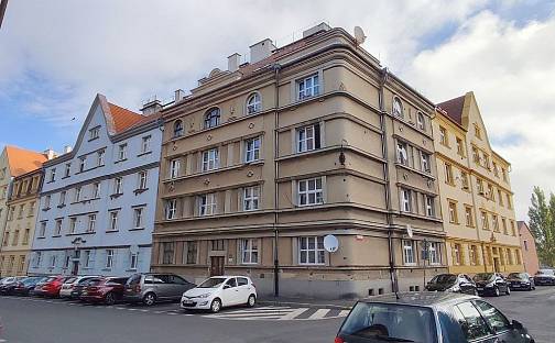 Prodej bytu 3+1 121 m², Na Hradčanech, Cheb
