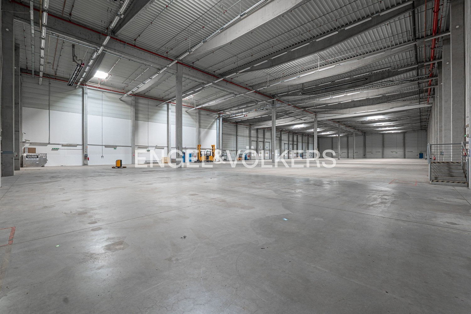 Pronájem skladovacích prostor 3 661 m² – fotografie 3