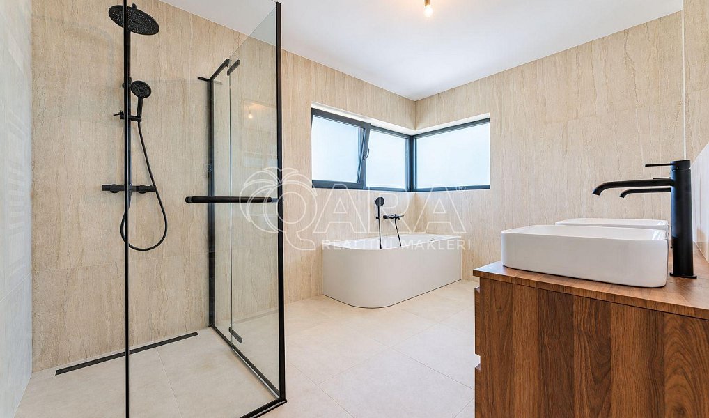 Prodej domu 259 m² s pozemkem 755 m², Kamenice – náhled fotky 9