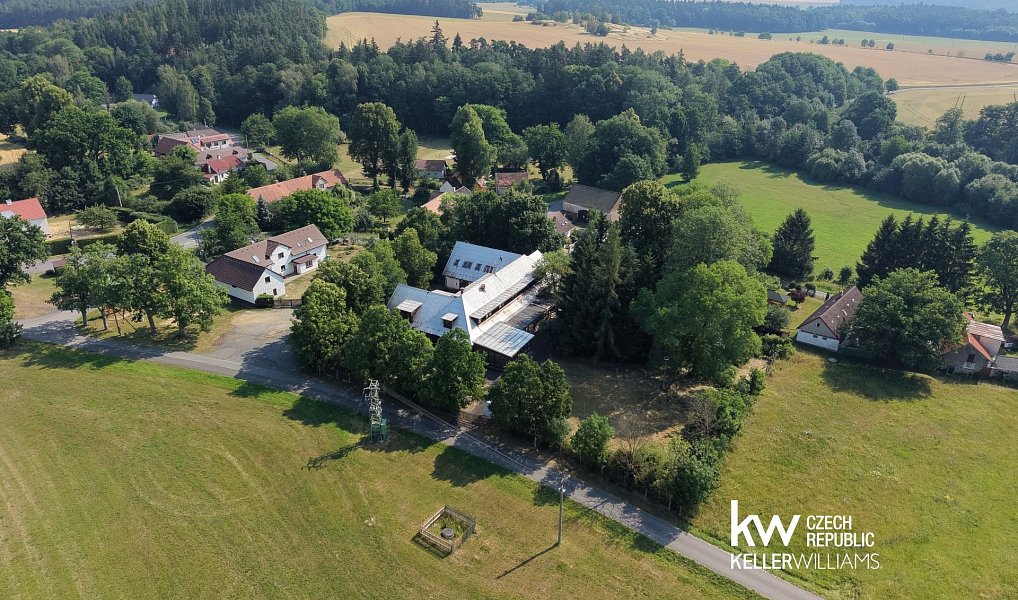 Prodej domu 900 m² s pozemkem 3 152 m², Rožmitál pod Třemšínem – náhled fotky 36