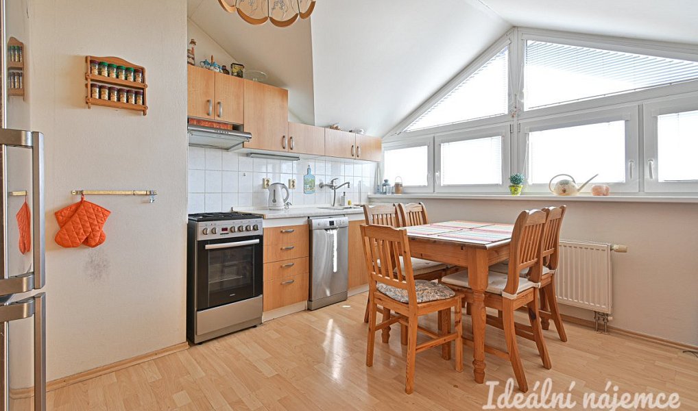 Pronájem bytu 3+1 67 m², Újezd u Brna – náhled fotky 2