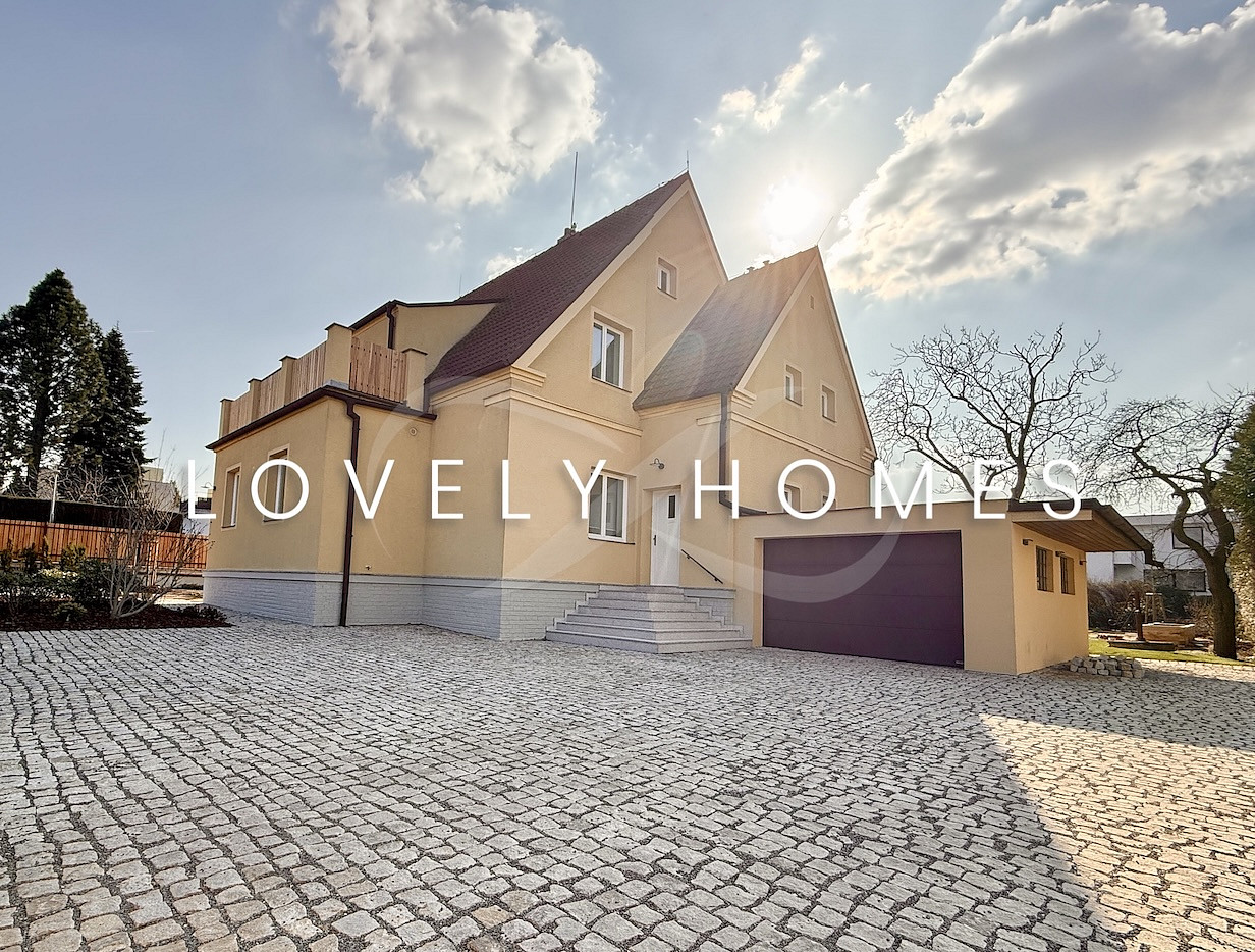 Pronájem domu 256 m² s pozemkem 1 100 m²