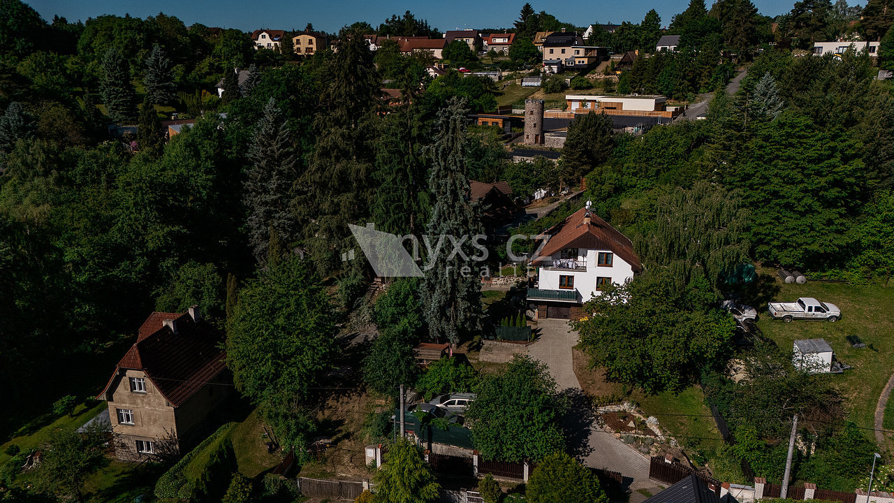 Prodej domu 220 m² s pozemkem 906 m² – fotografie 2