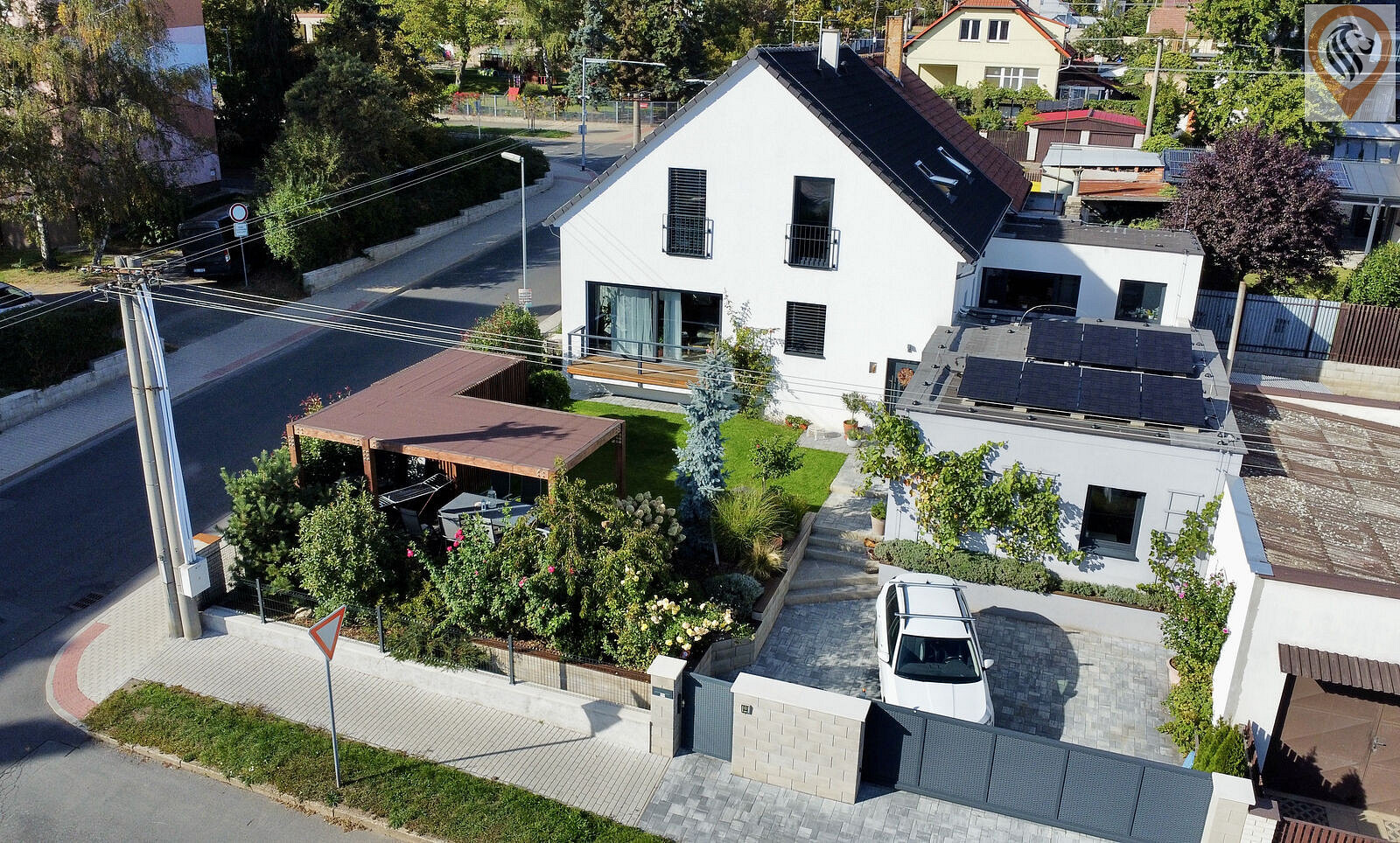 Prodej domu 203 m² s pozemkem 406 m² – fotografie 2
