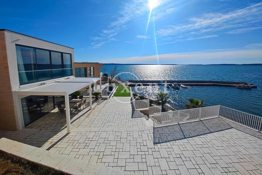 Prodej domu 357 m² s pozemkem 1 341 m²