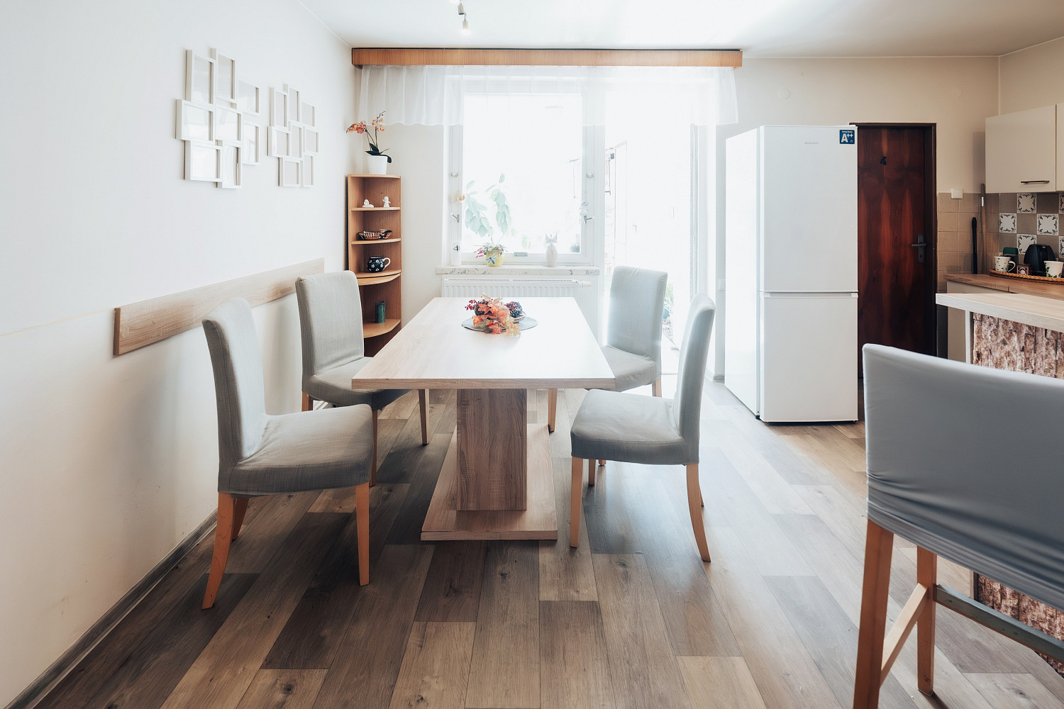 Prodej domu 410 m² s pozemkem 1 748 m² – pohled 2