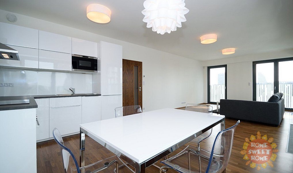 Pronájem bytu 2+kk 76 m², Praha – náhled fotky 4