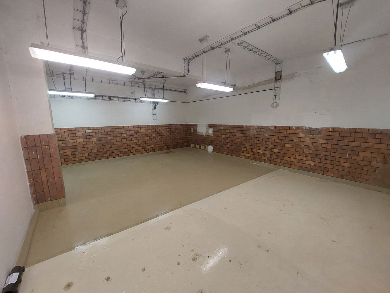 Pronájem skladovacích prostor 123 m²