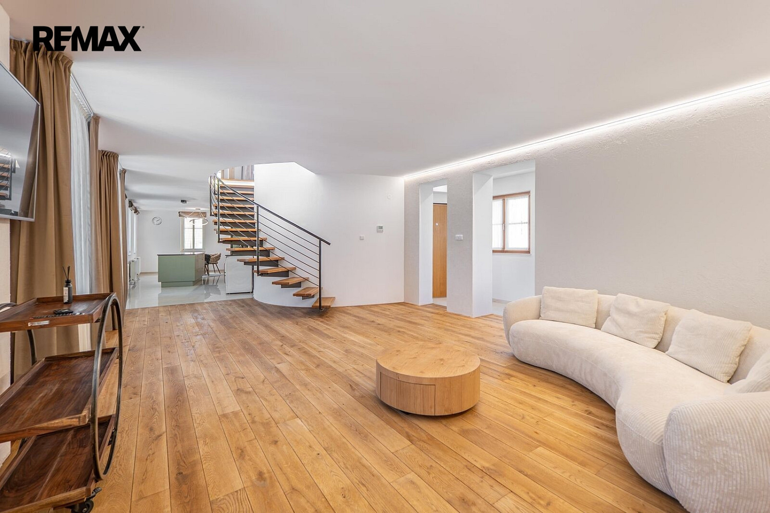 Pronájem bytu 4+kk 149 m² – fotografie 5