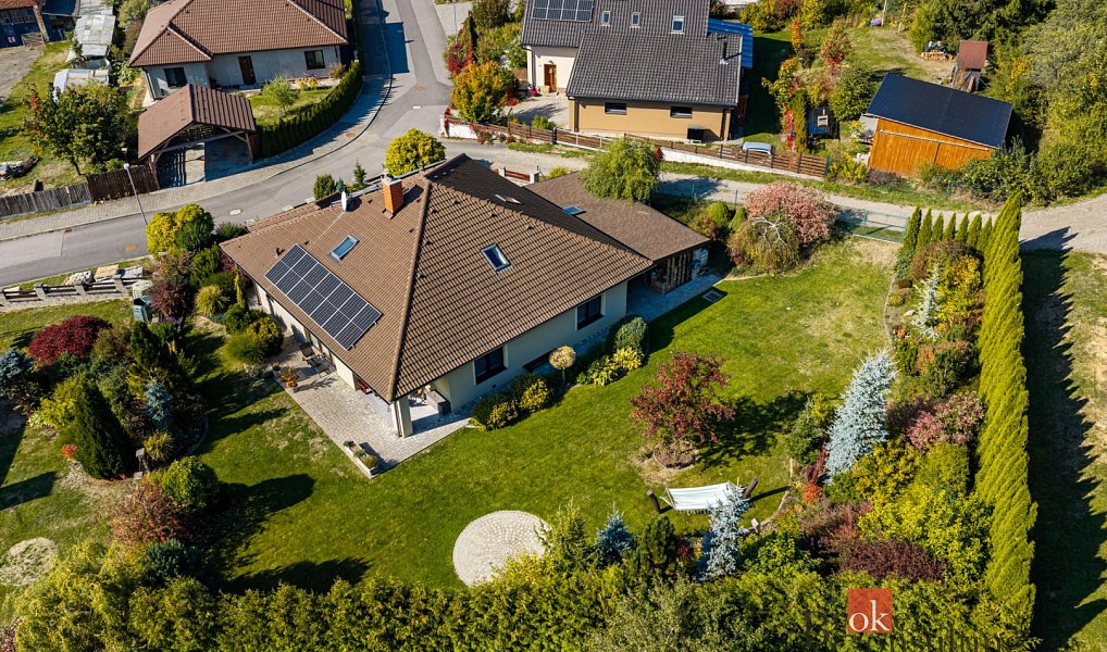 Prodej domu 195 m² s pozemkem 1 215 m², Kamenice – náhled fotky 4