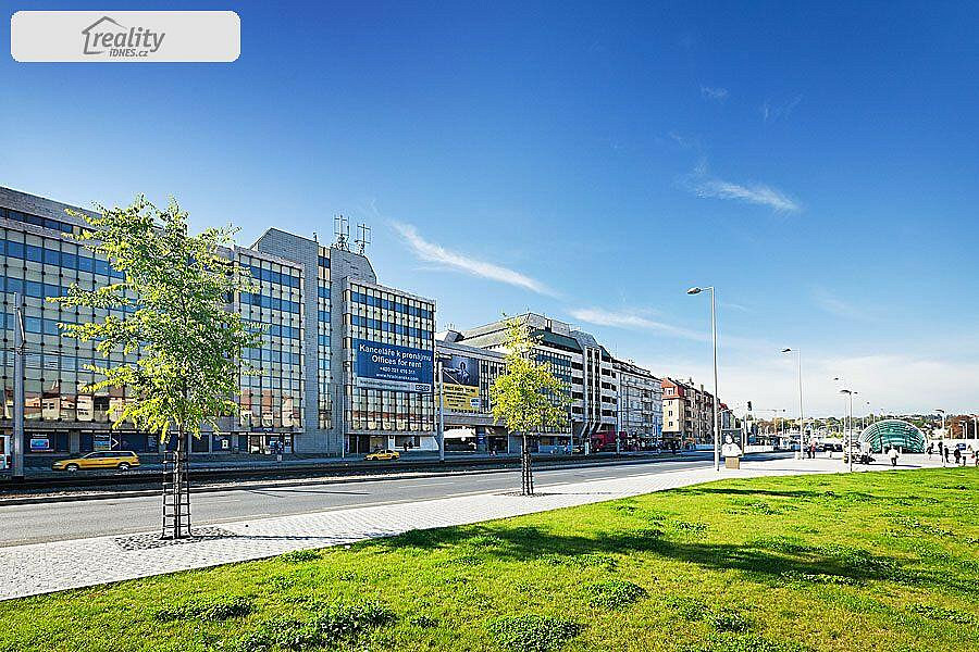 Pronájem kanceláře 191 m² — photo 2