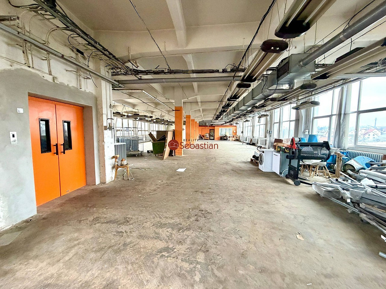 Pronájem výrobních prostor 1 000 m² — photo 3