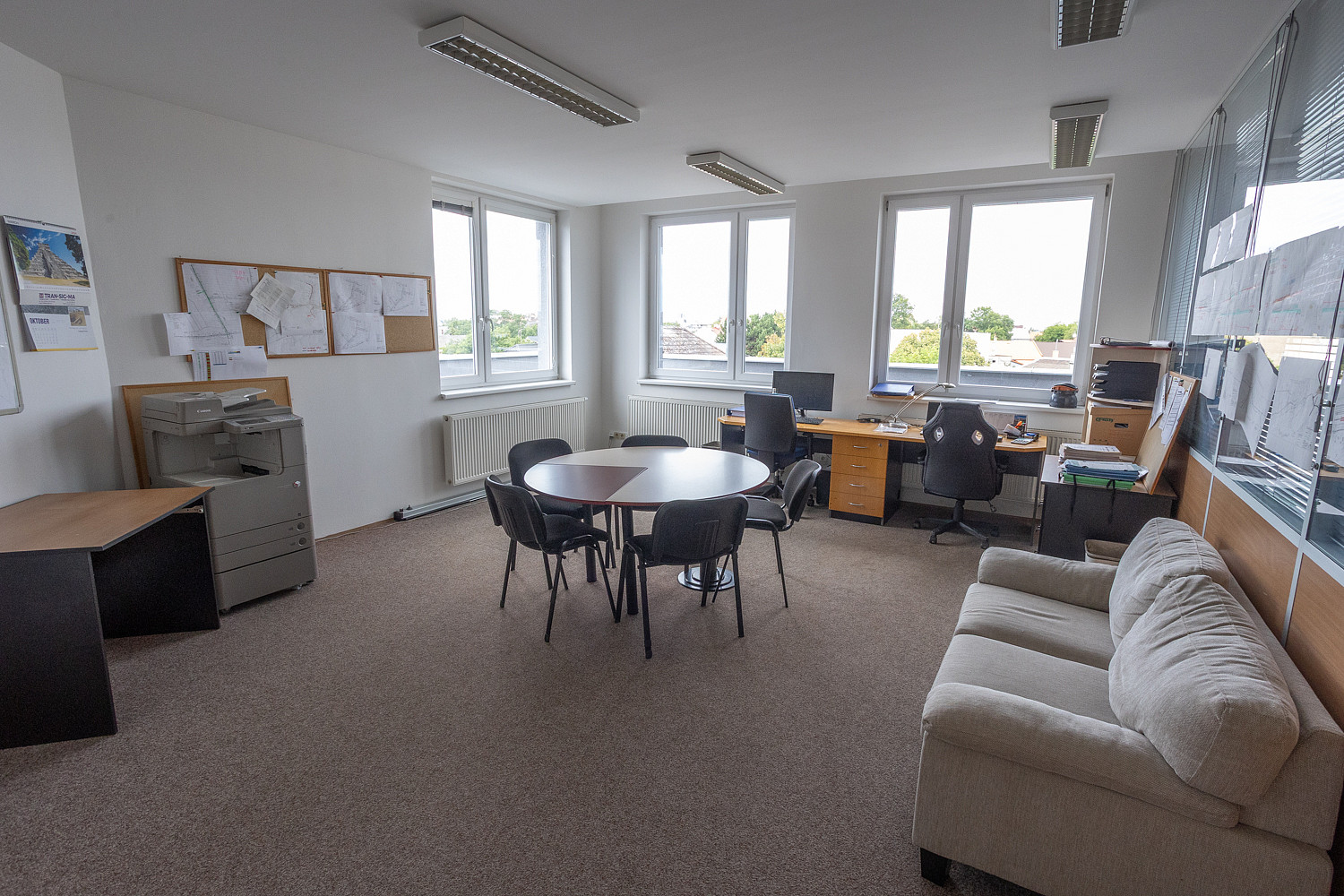 Pronájem kanceláře 170 m² - Widok 4