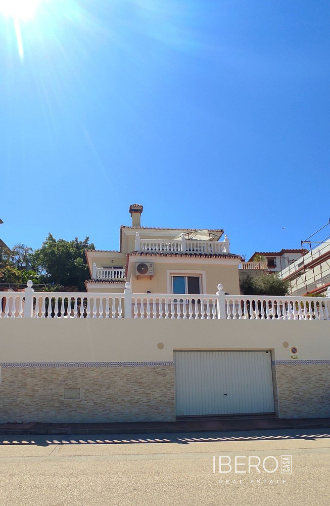 Prodej domu 221 m² s pozemkem 402 m² - Vista 2