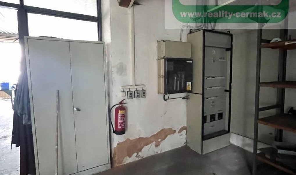 Pronájem výrobních prostor 350 m², Staňkov – náhled fotky 10