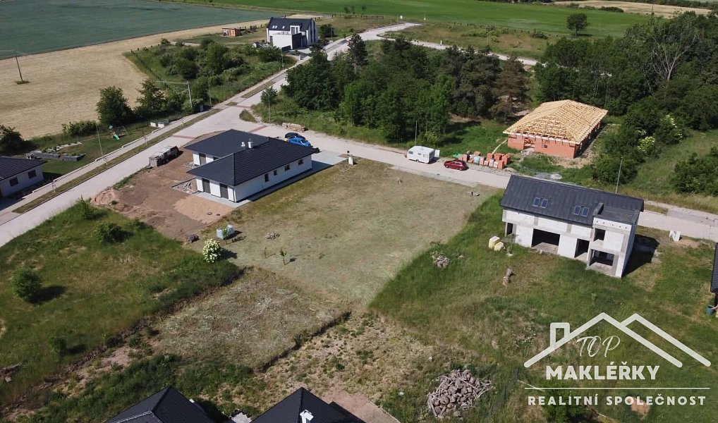 Prodej stavebního pozemku 898 m², Žáky – náhled fotky 2