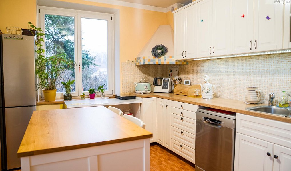 Prodej domu 291 m² s pozemkem 2 236 m², Dubí – náhled fotky 3