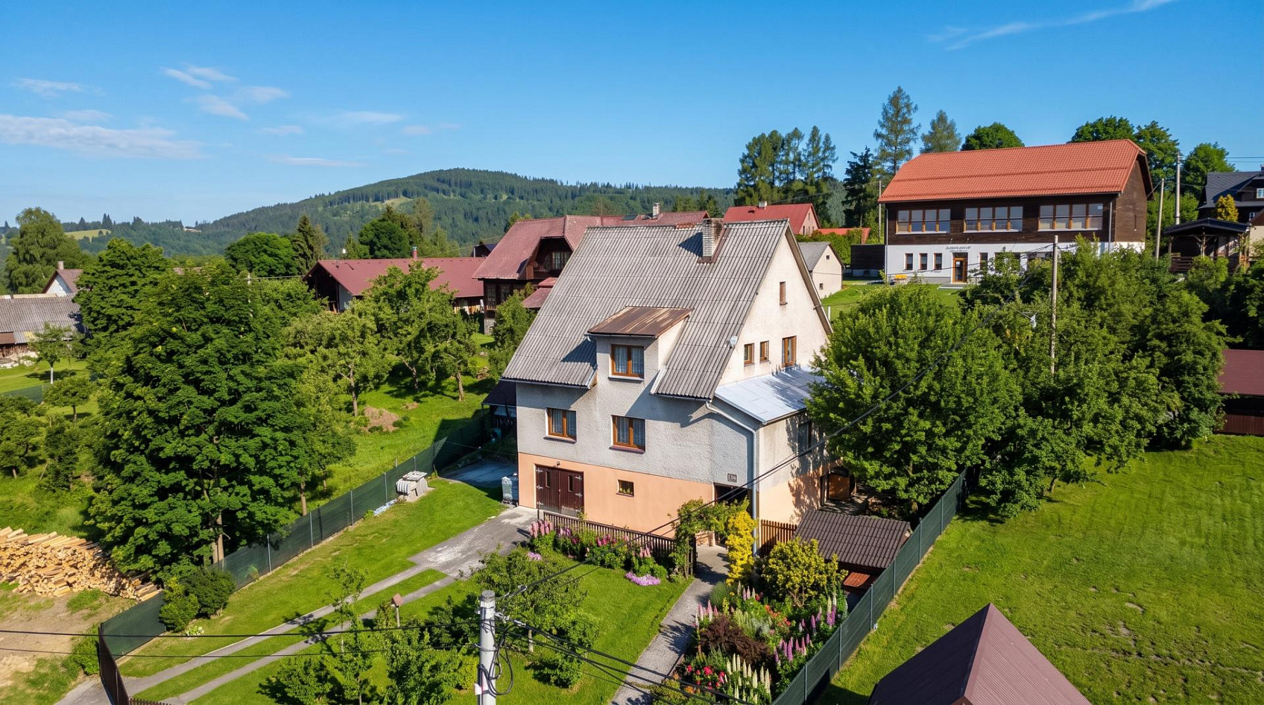 Prodej domu 280 m² s pozemkem 1 882 m²