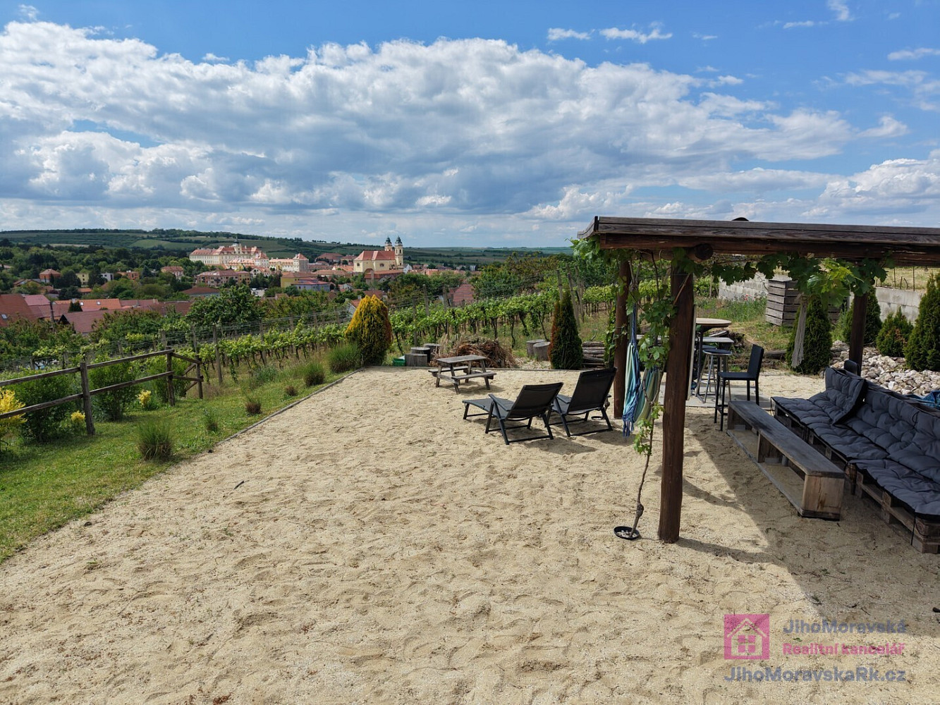 Prodej domu 252 m² s pozemkem 1 211 m² – pohled 5
