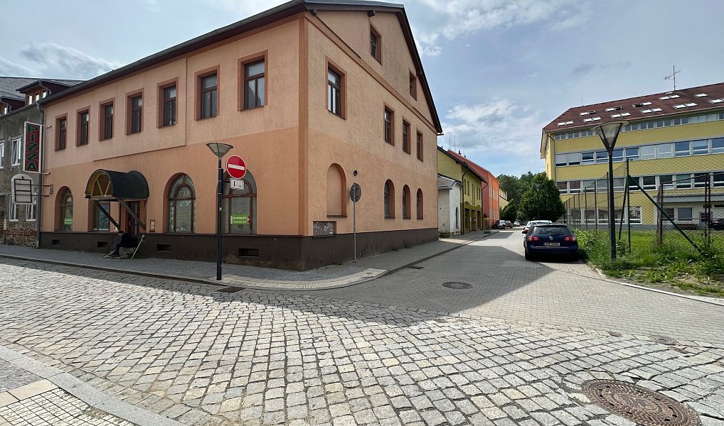 Prodej domu 750 m² s pozemkem 433 m², Jeseník – náhled fotky 3