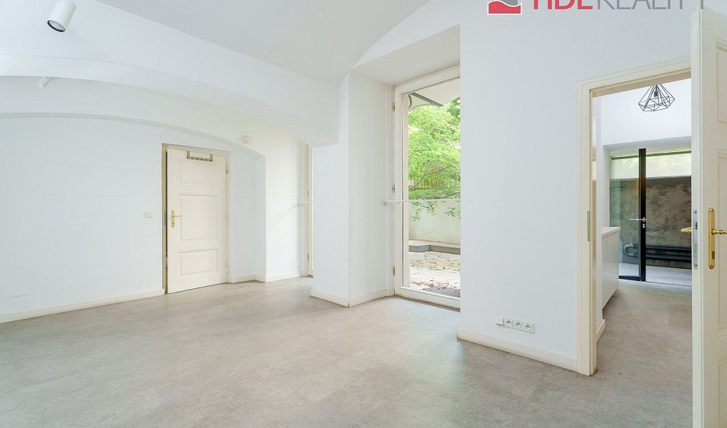 Prodej kanceláře 196 m², Praha – náhled fotky 10