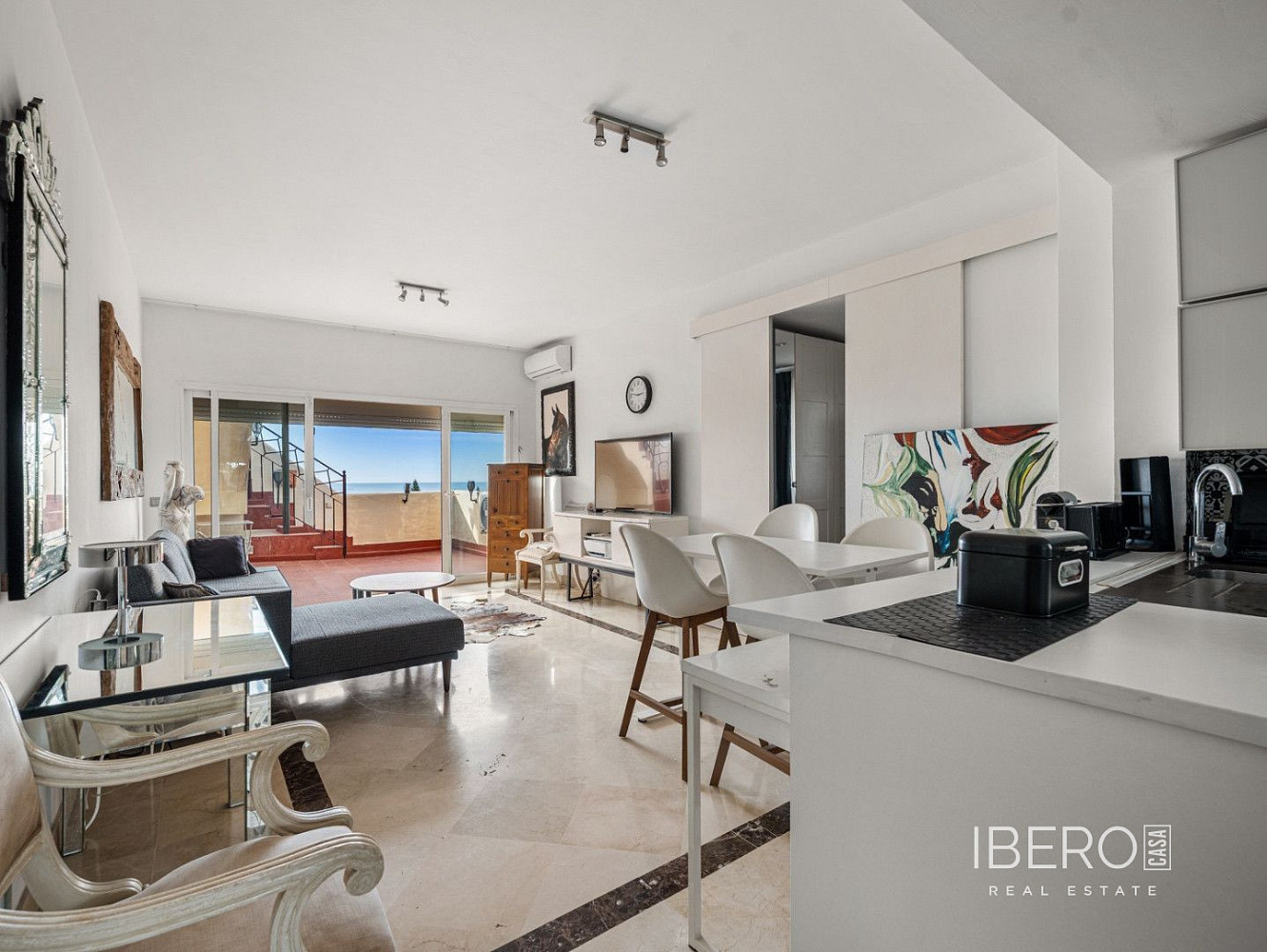 Prodej bytu 3+kk 176 m² – pohled 2