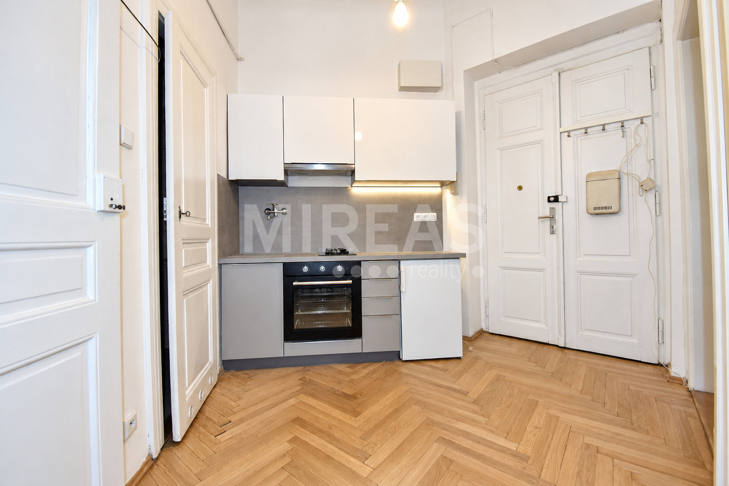 Pronájem bytu 2+kk 46 m² – fotografie 4