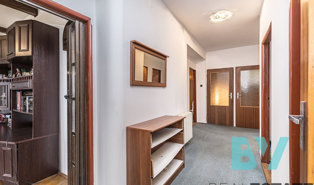 Prodej domu 308 m² s pozemkem 731 m², Praha – náhled fotky 28