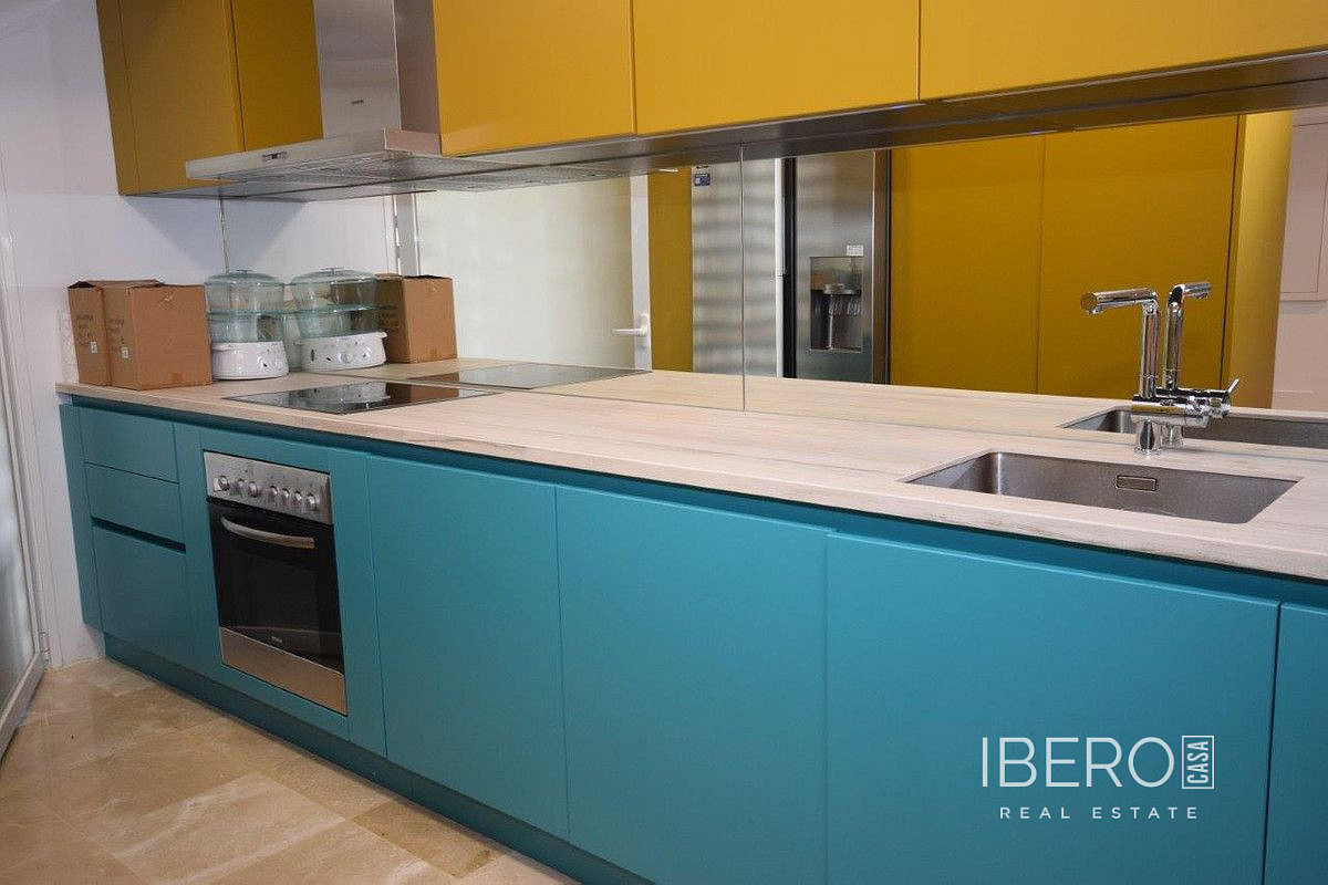 Piso 4+kk – Estepona, Playa del Sol-Villacana, Costalita - Más