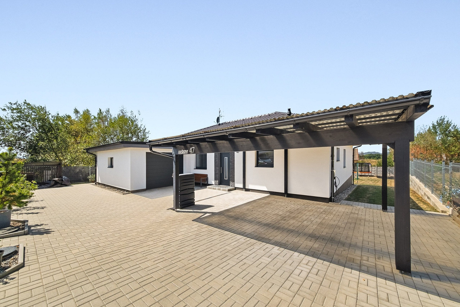 Prodej domu 148 m² s pozemkem 1 095 m² – fotografie 2