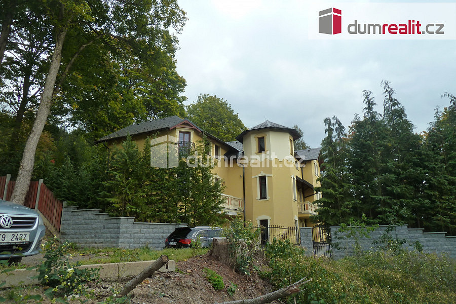 Prodej domu 734 m² s pozemkem 2 573 m² - Więcej