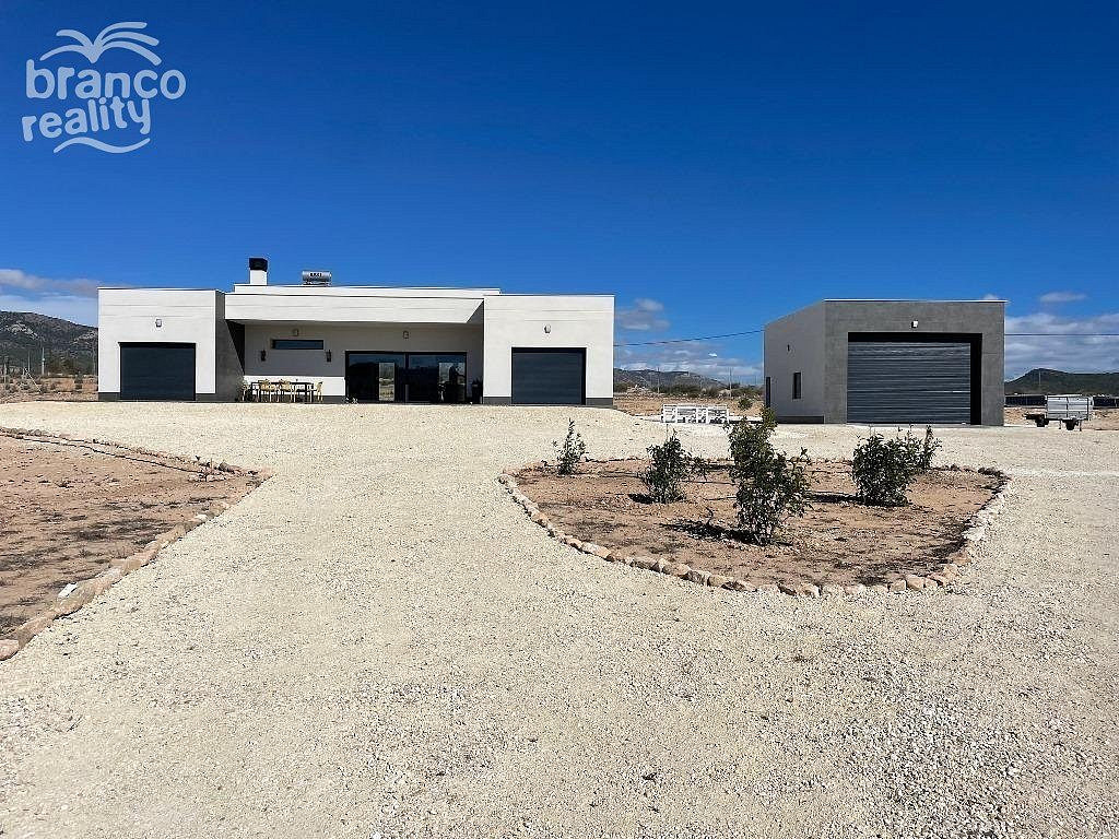 Prodej domu 165 m² s pozemkem 10 000 m² - Vista 2
