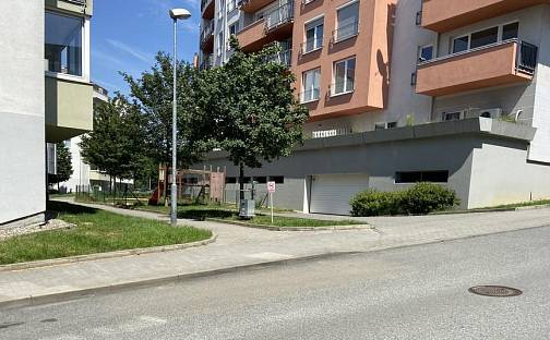 PRODEJ GARÁŽOVÉHO STÁNÍ NA ULICI ŘÍČANSKÁ, BRNO-BYSTRC, Říčanská, Brno - Žebětín