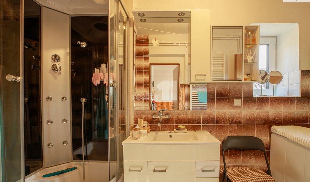 Prodej domu 220 m² s pozemkem 907 m², Žebrák – náhled fotky 27