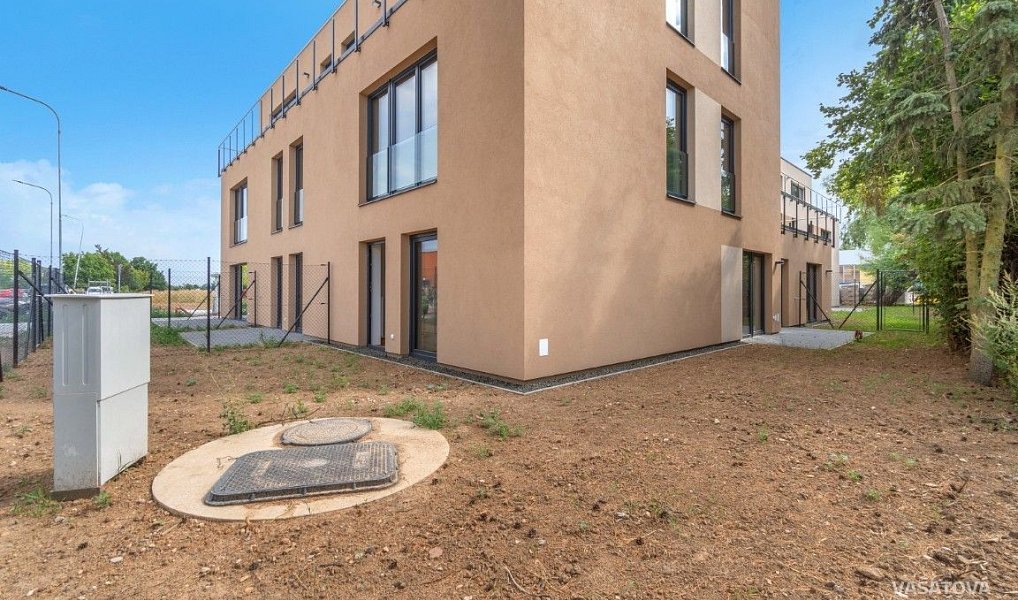 Pronájem bytu 3+1 188 m², Hradec Králové – náhled fotky 11