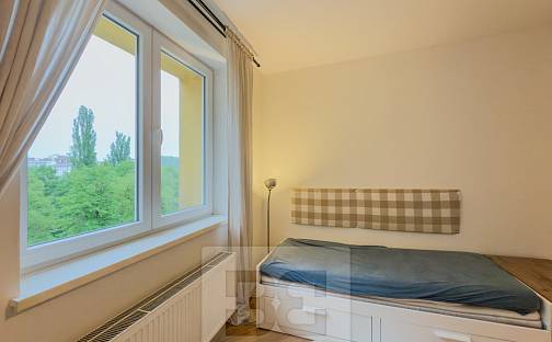 Pronájem bytu 1+kk 28 m², Petrohradská, Praha 10 - Vršovice