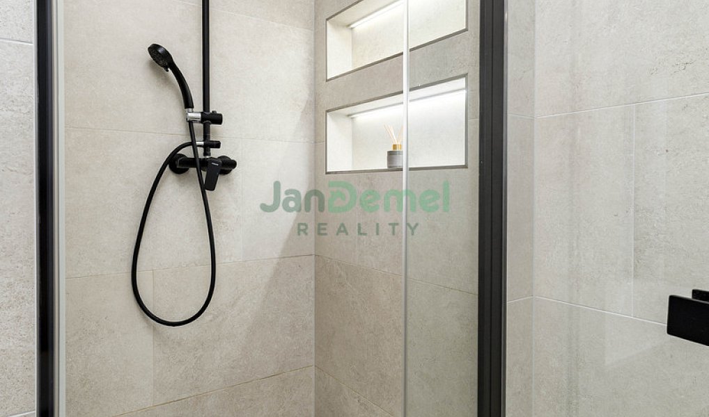 Prodej domu 199 m² s pozemkem 1 598 m², Píšť – náhled fotky 30