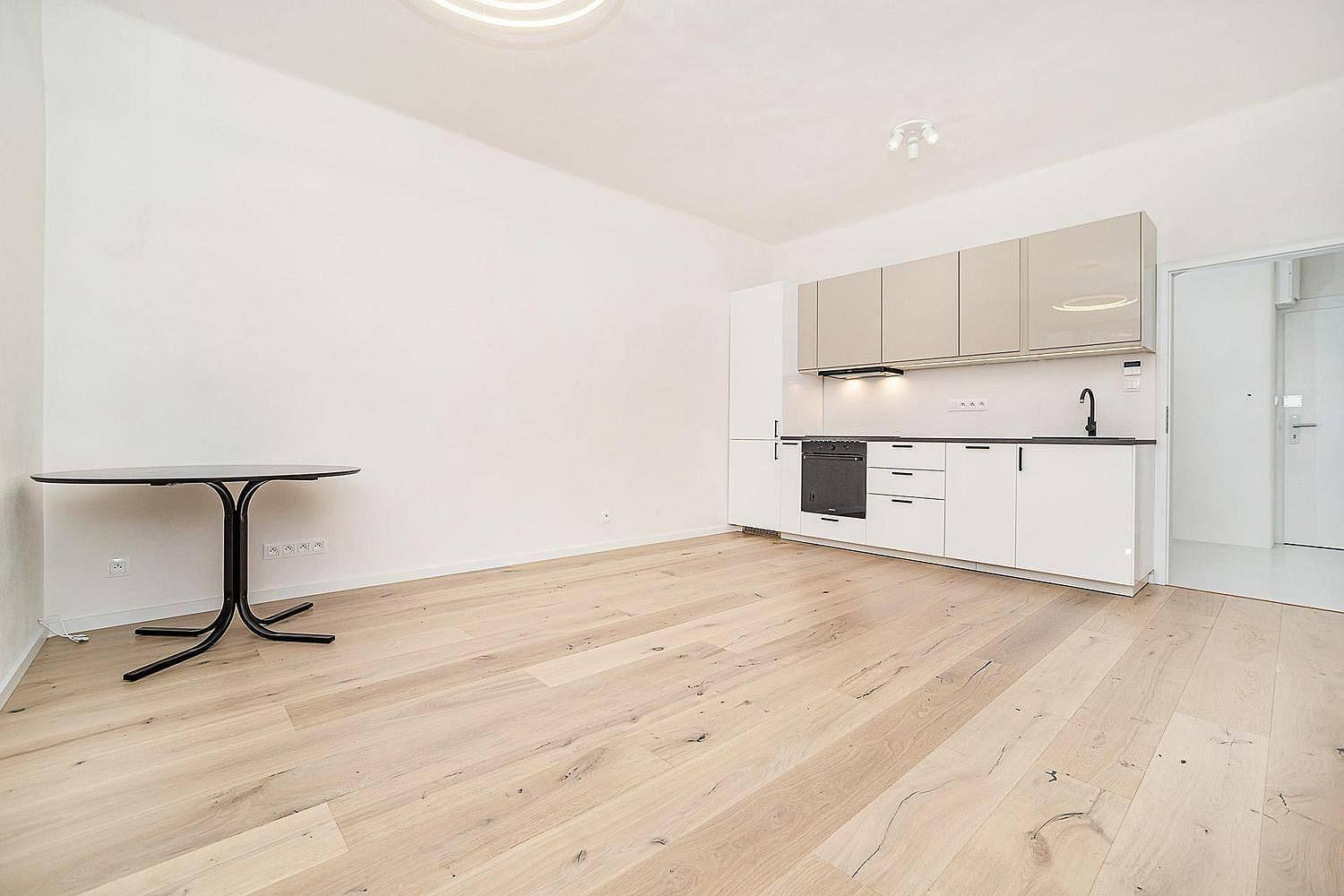 Pronájem bytu 1+kk 30 m²