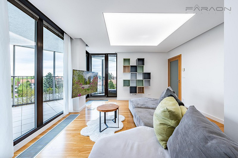 Pronájem bytu 2+kk 98 m²