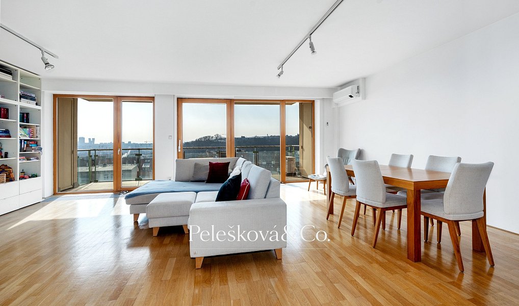 Prodej bytu 4+kk 128 m², Praha – náhled fotky 8
