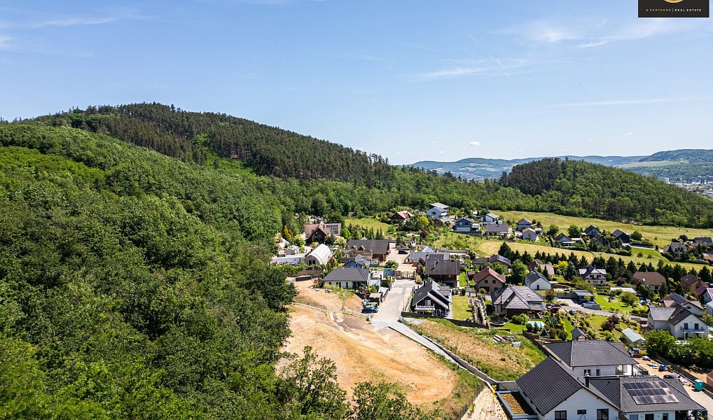 Prodej domu 570 m² s pozemkem 2 762 m², Králův Dvůr – náhled fotky 16
