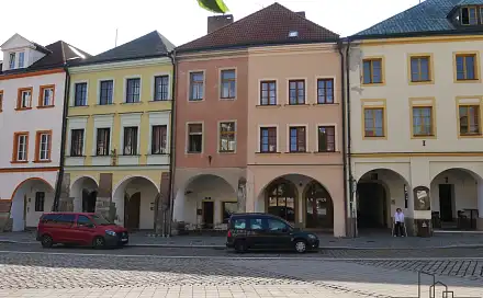 Pronájem bytu 1+kk 42 m², Malé náměstí, Hradec Králové