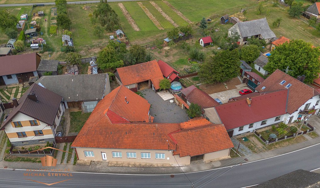 Prodej domu 200 m² s pozemkem 1 044 m², Újezd – náhled fotky 27