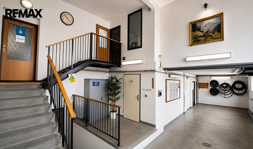 Pronájem kanceláře 314 m², Kladno – náhled fotky 4