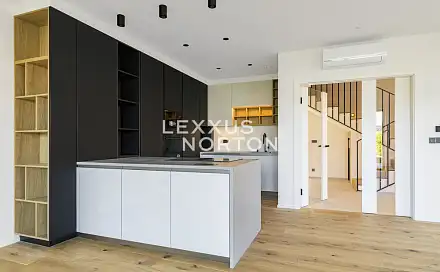 Pronájem domu 282 m² s pozemkem 426 m², Ke Koh-i-nooru, Praha 5 - Stodůlky